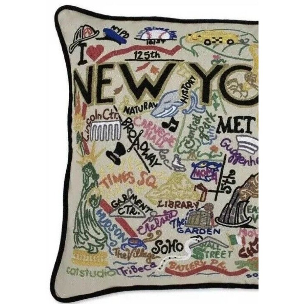Cat Studio New York City Pillow NWT Manhattan THE BIG APPLE Embroidered Yankees! - Picture 3 of 5